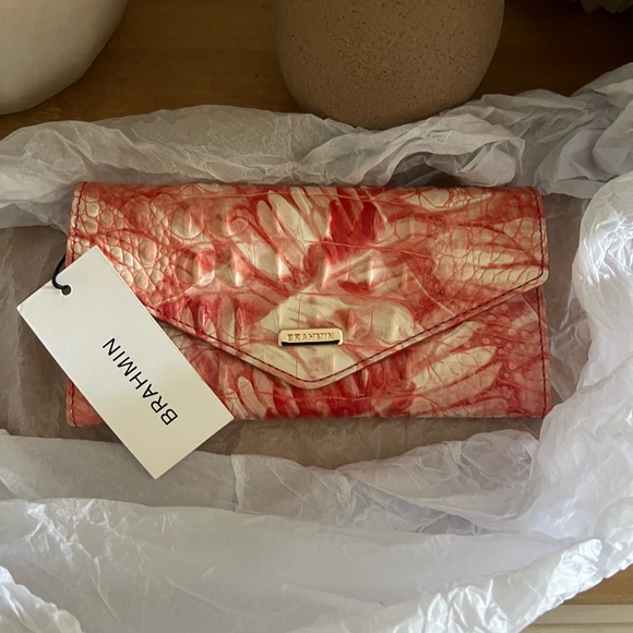 I will be listing some of my Brahmin purses to help with medical bills - Picture 4 of 5